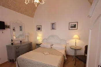 La Porta Vecchia Bed & Breakfast *
